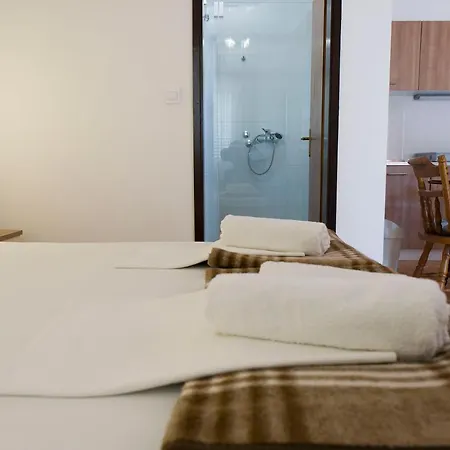 Victoria تروغير