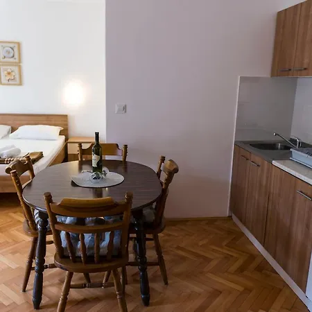 Victoria Apartment