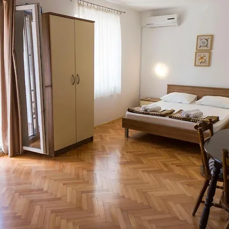 Victoria * تروغير