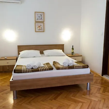 Victoria تروغير